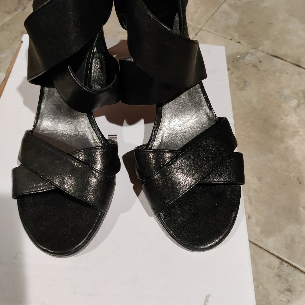 Stuart Weitzman Black Leather Sandals size 7.5
